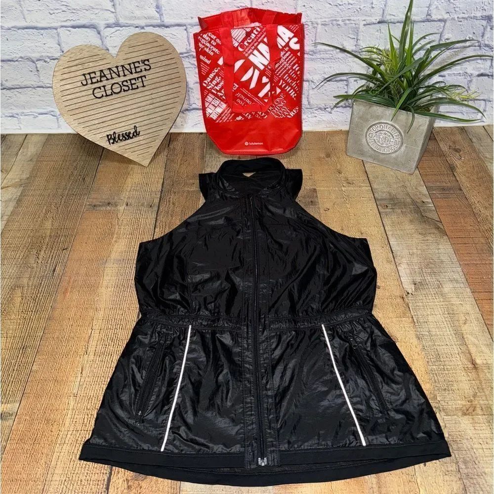 Lululemon run with the sun rain full zip vest cinch waist in black